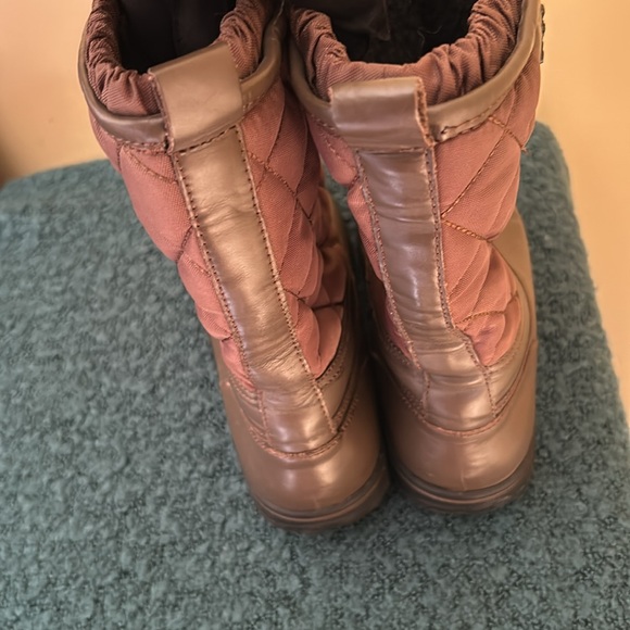 Coach Samara Leather and Nylon brown boots. - Picture 7 of 10